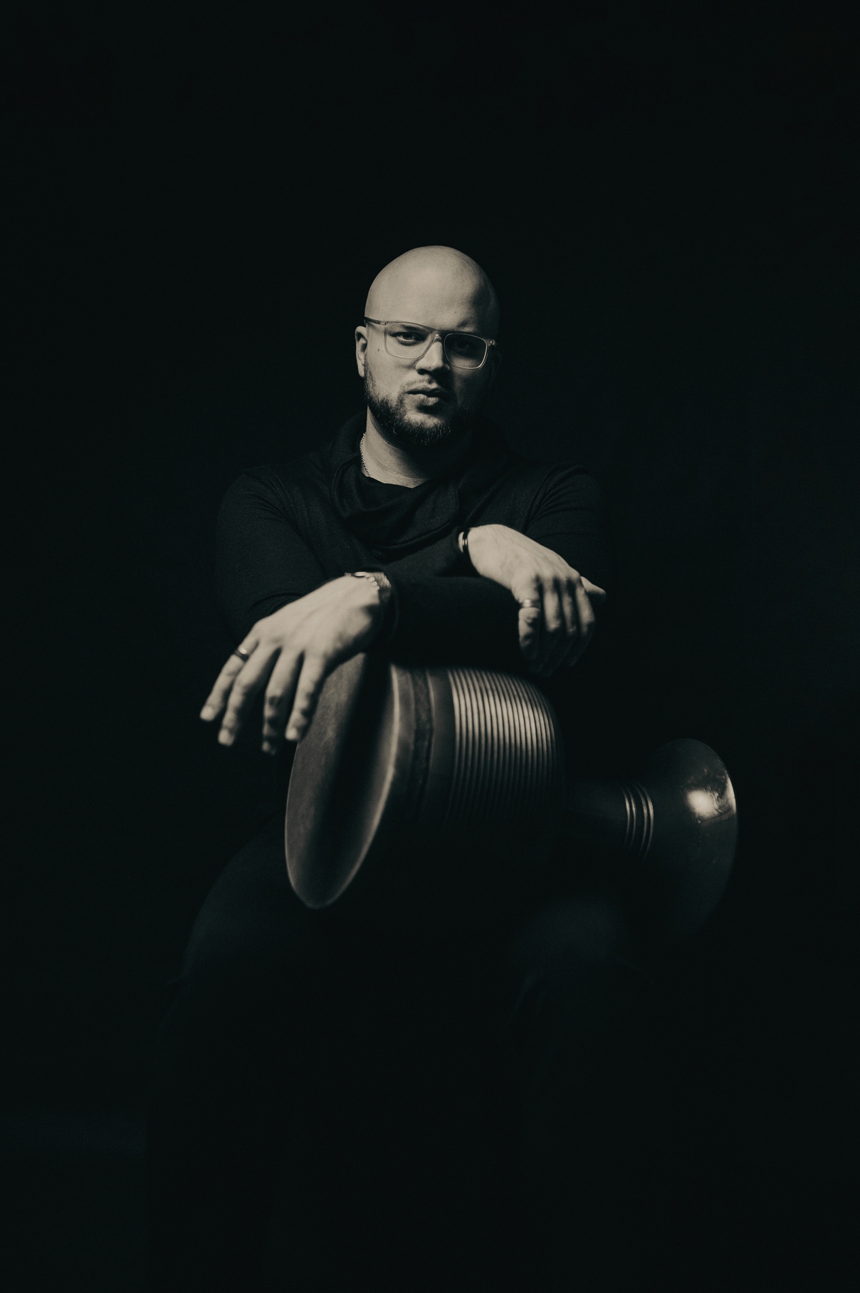 Bartek Miler z darbuka